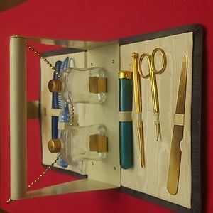 Vintage - 1940's Grooming Travel Case